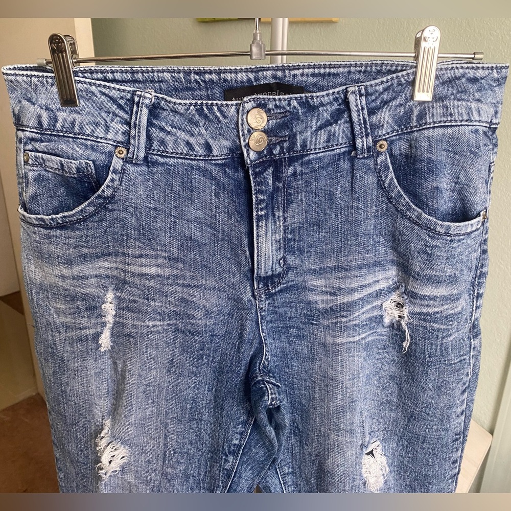 Twenty one Black Ankle Distressed Blue Jeans size 13/14 - Picture 6 of 17